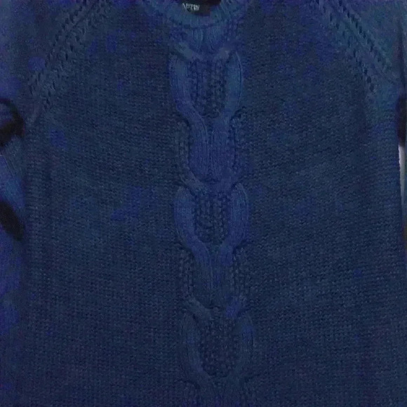 Apt. 9 Sweaters - Women's Apt 9 M cable knit heavy knit deep navy blue sharp long line sweater